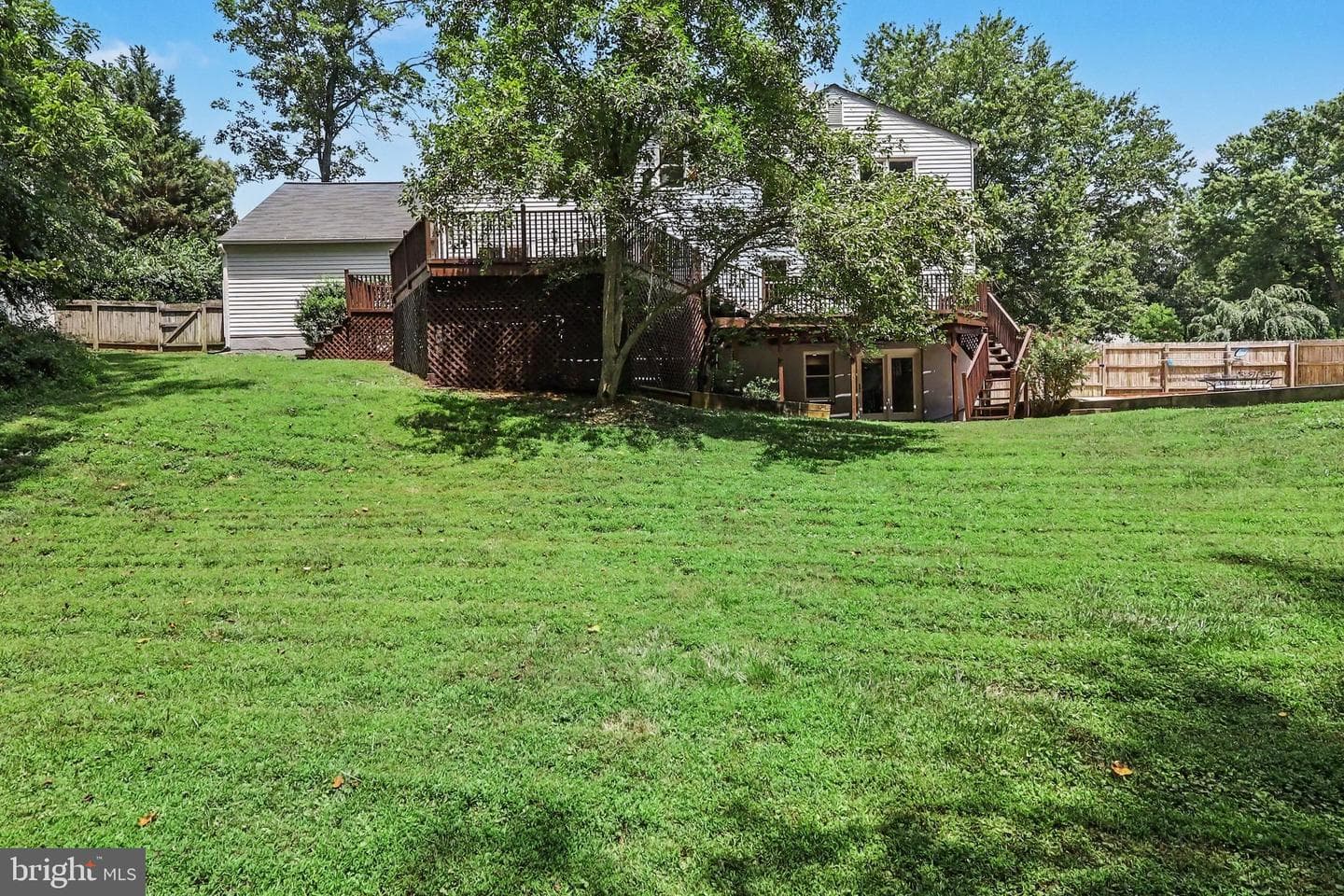 810 Aaron Court photo 24