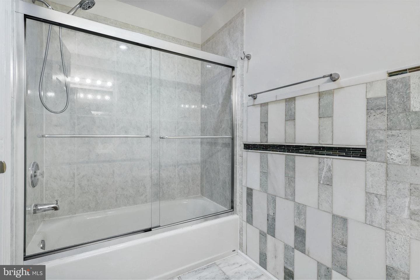 3505 Gallows Road photo 25