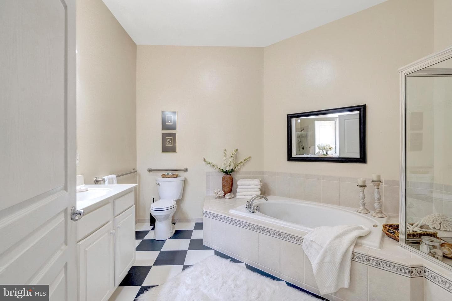 7871 Rolling Woods Court #401 photo 18