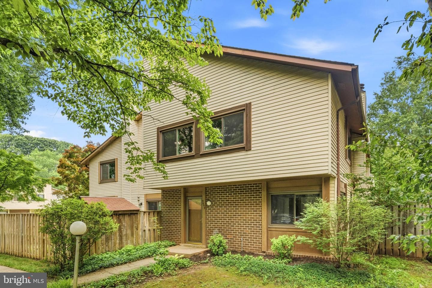 5699 Summer Oak Way, Burke