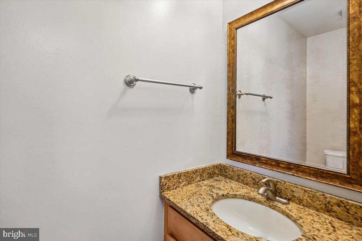 3058 Covington Street photo 12