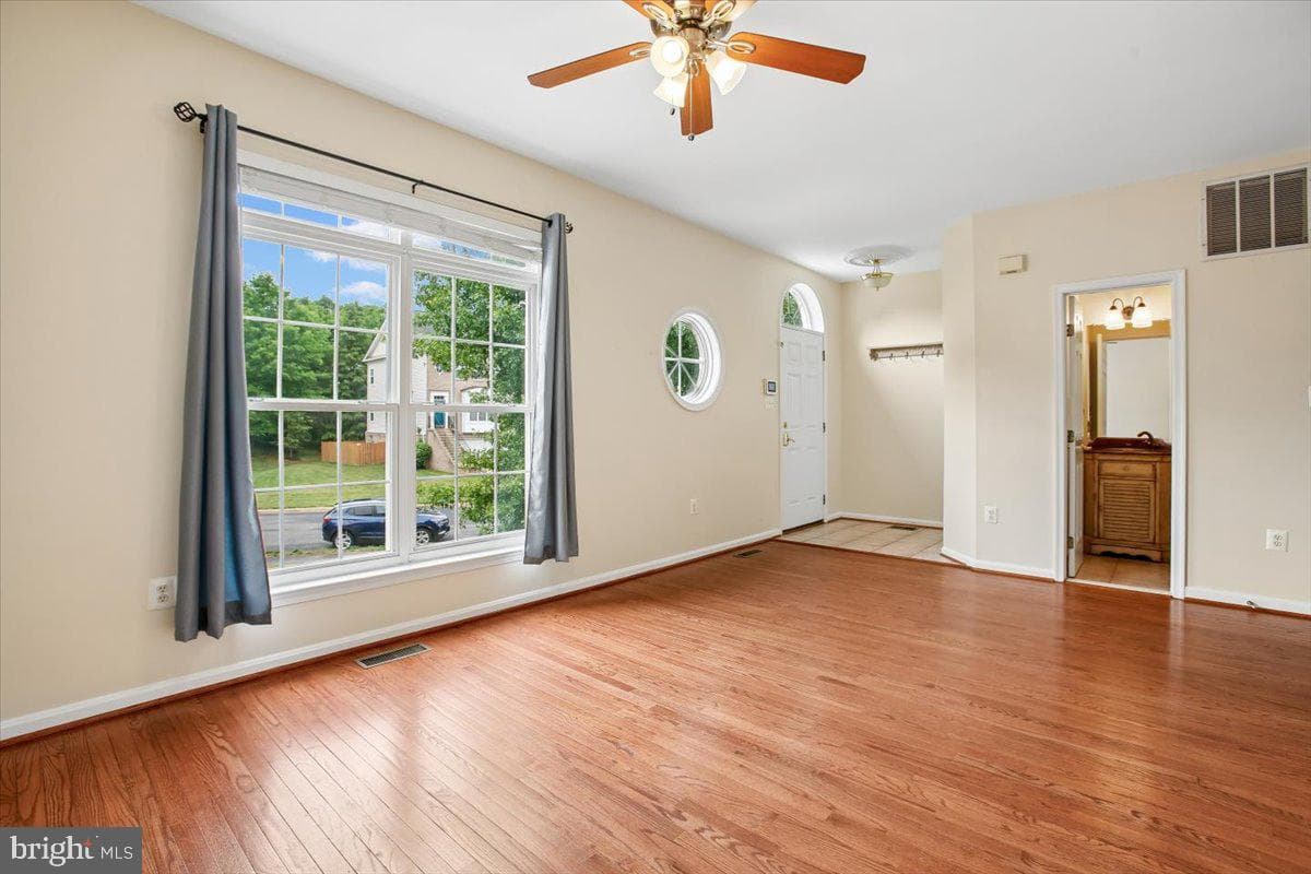 7301 Oldham Leeds Way photo 4