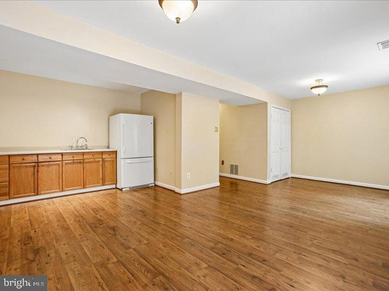 5194 Kimscott Court photo 20