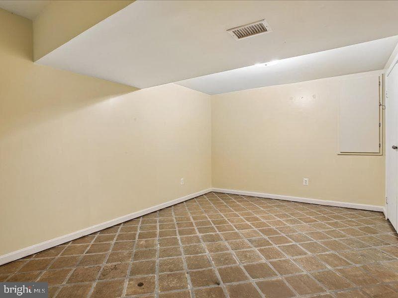 5194 Kimscott Court photo 22