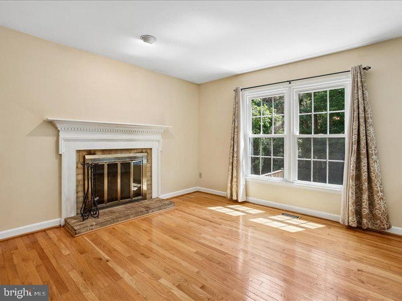 5194 Kimscott Court photo 4