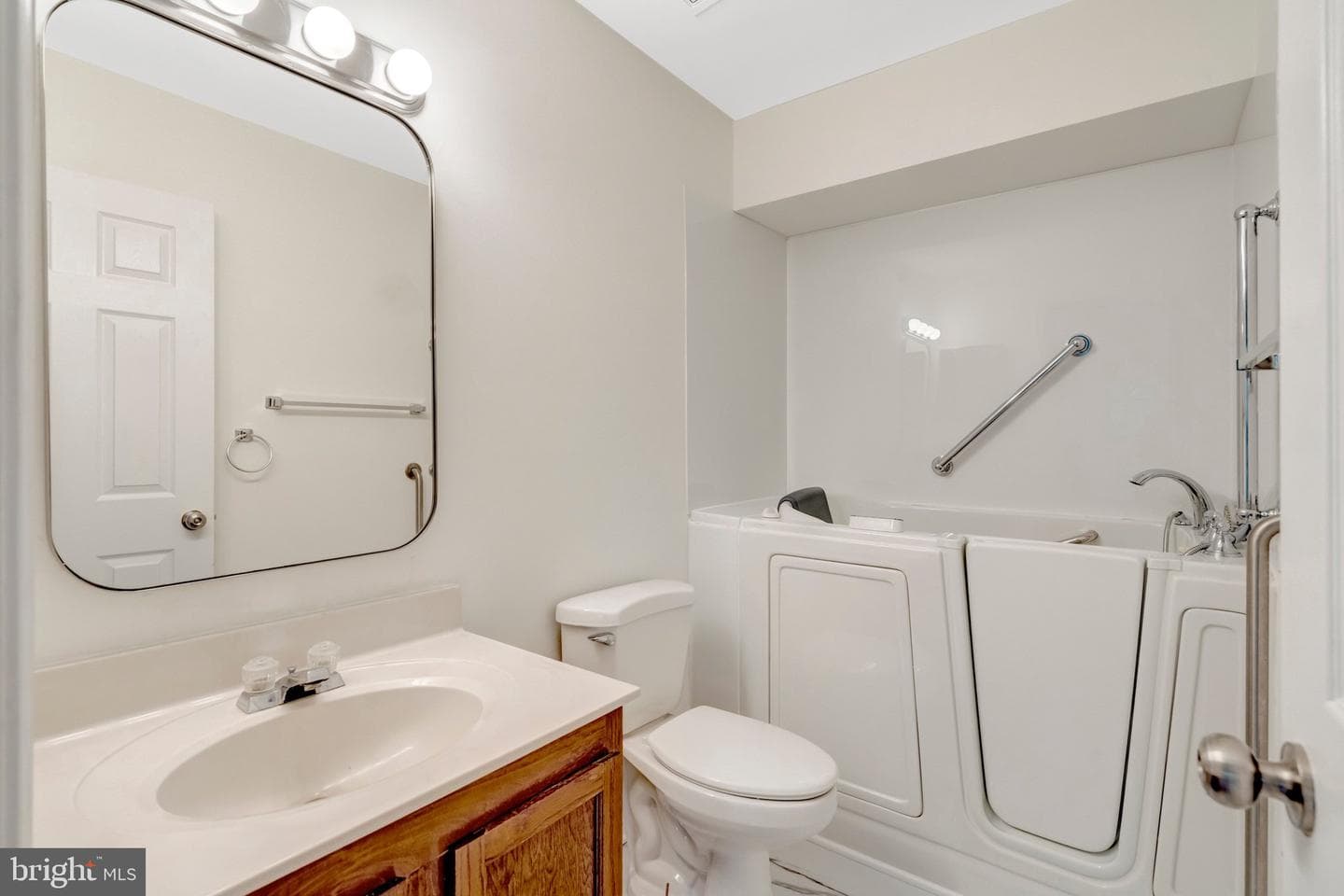 8051 Felecity Court photo 14
