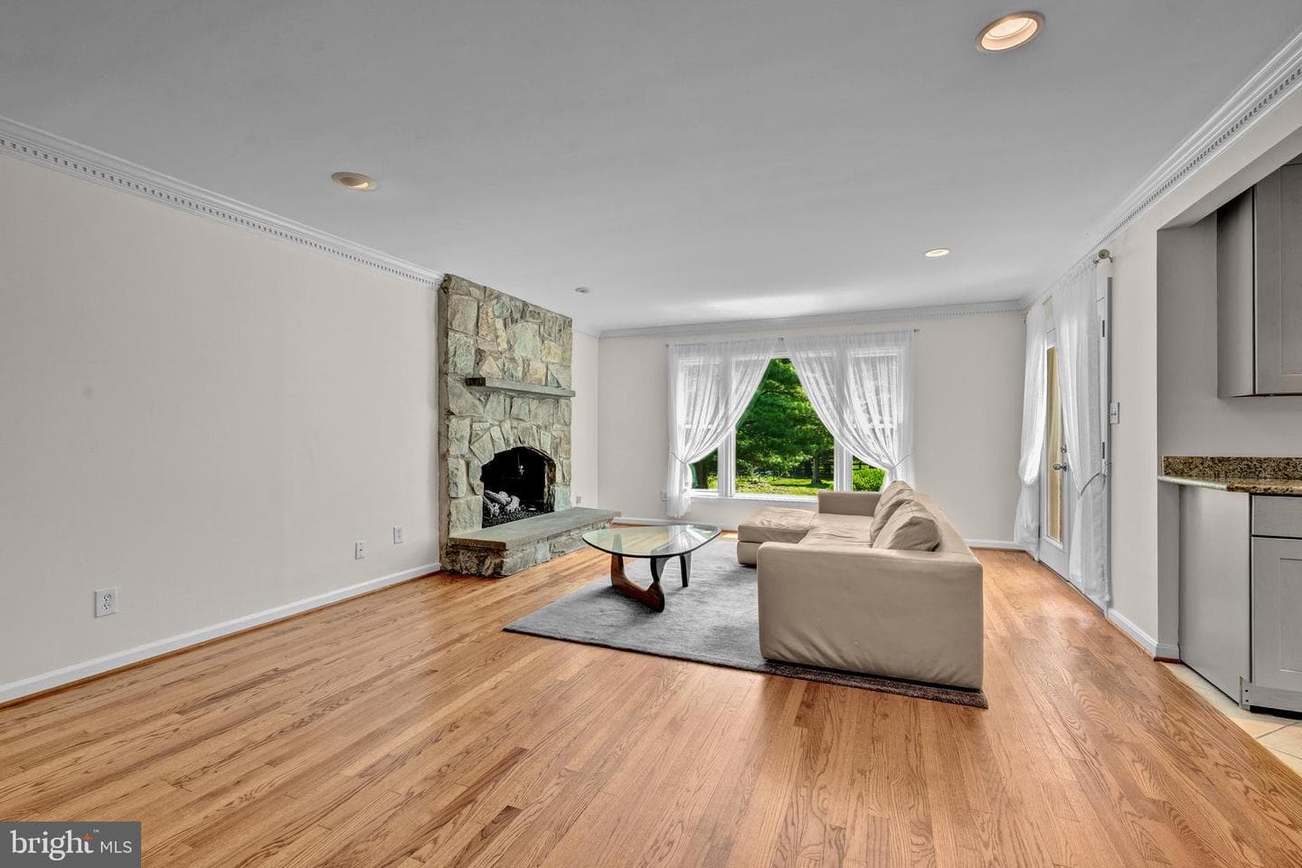 1077 Spring Hill Road photo 12