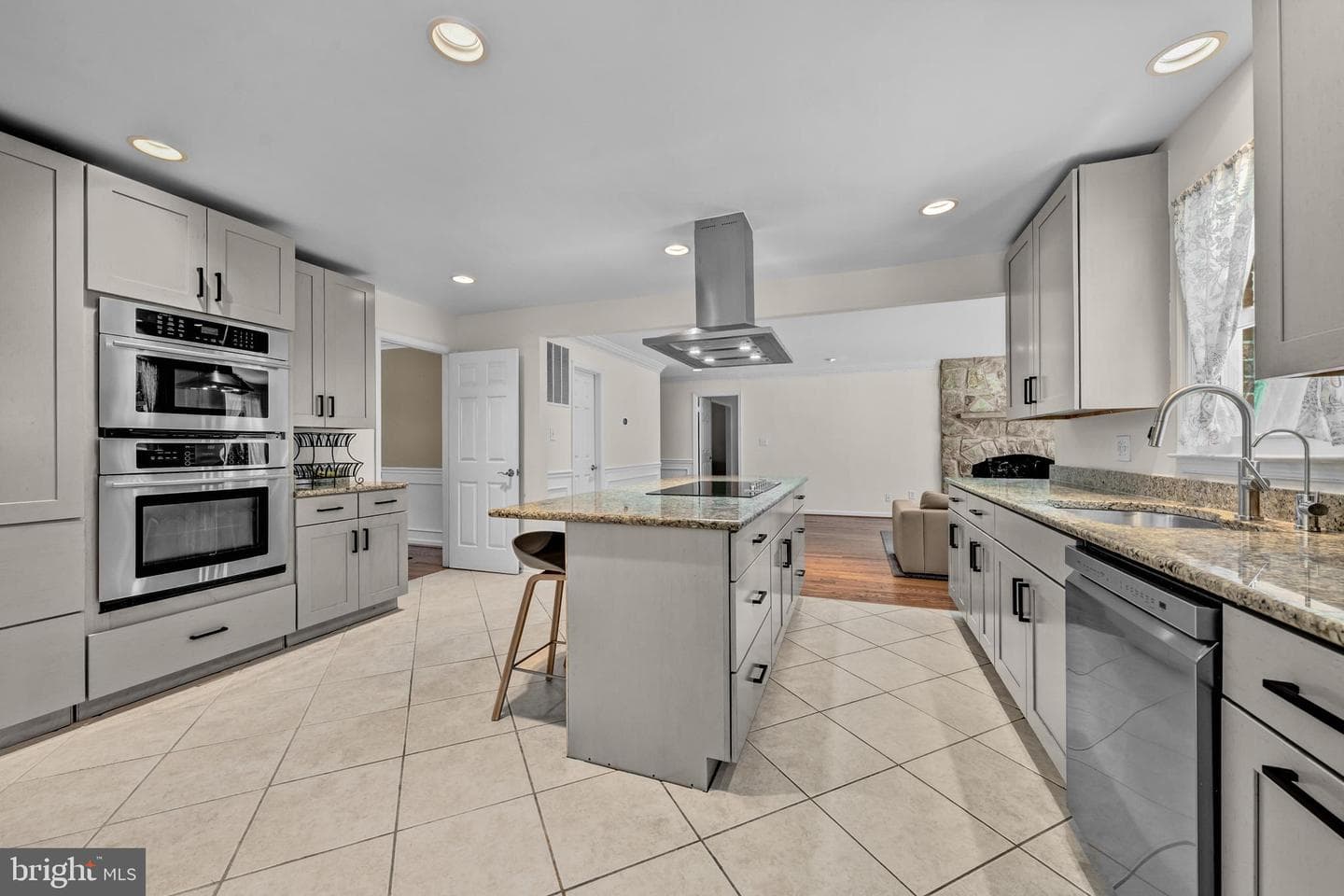 1077 Spring Hill Road photo 17