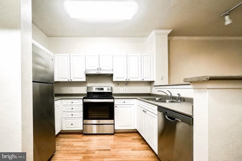 3021 Nicosh Cir # 1103, Falls Church