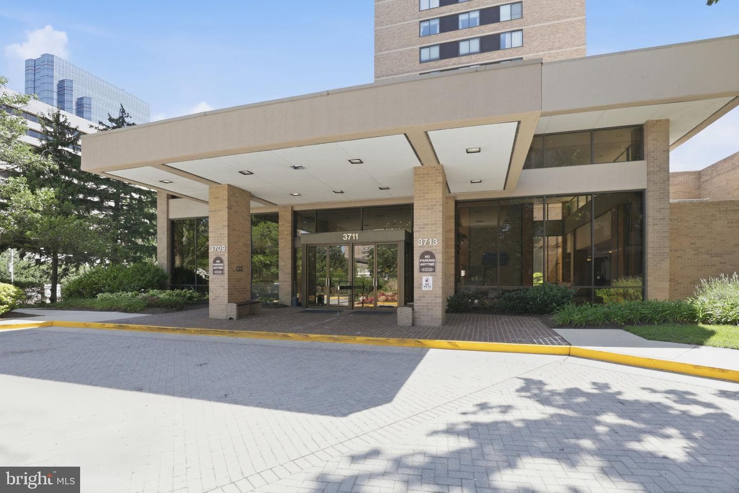 3713 S George Mason Dr # 810, Falls Church