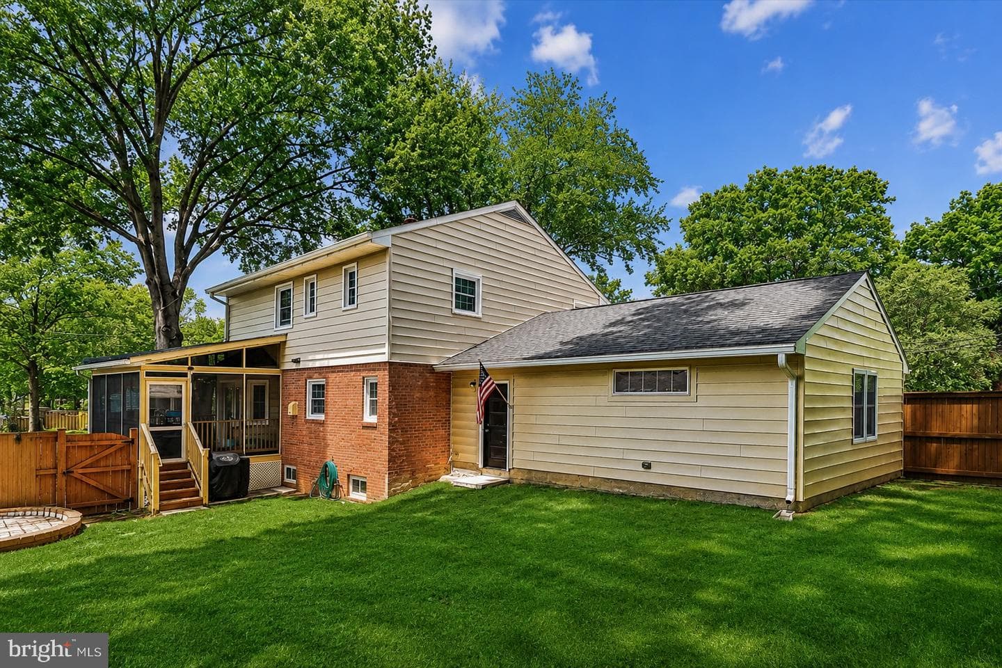 2305 Londonderry Road photo 8
