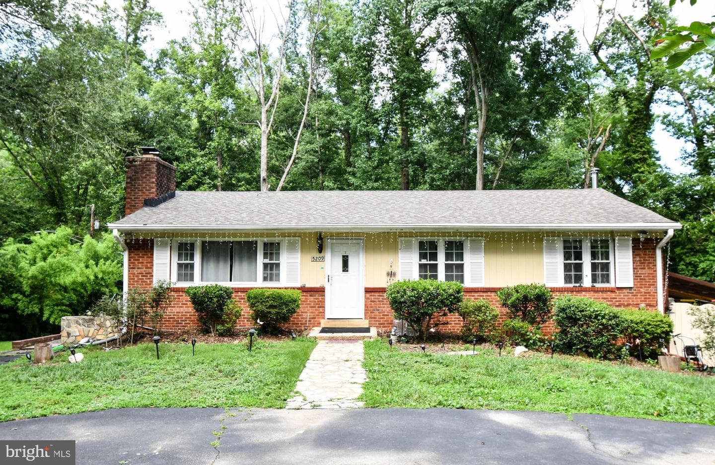 5209 Yuma Court, Alexandria