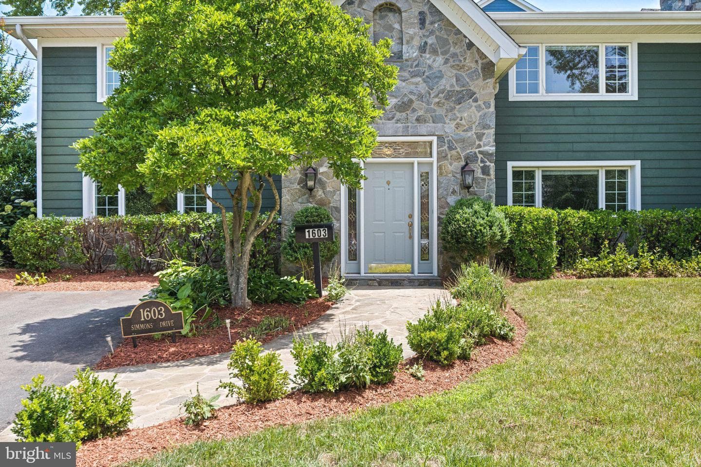 1603 Simmons Drive, Mclean