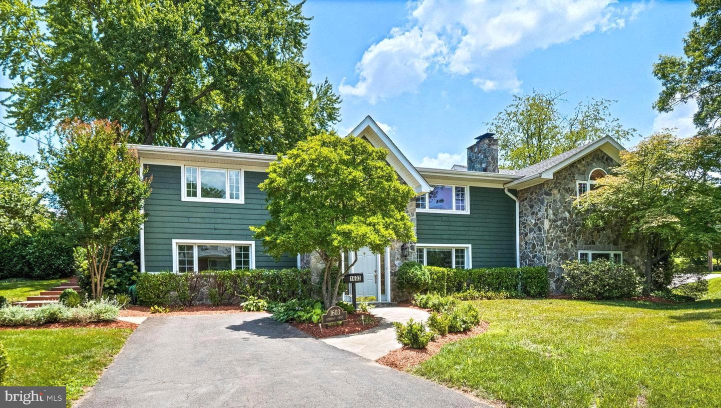 1603 Simmons Drive photo 5