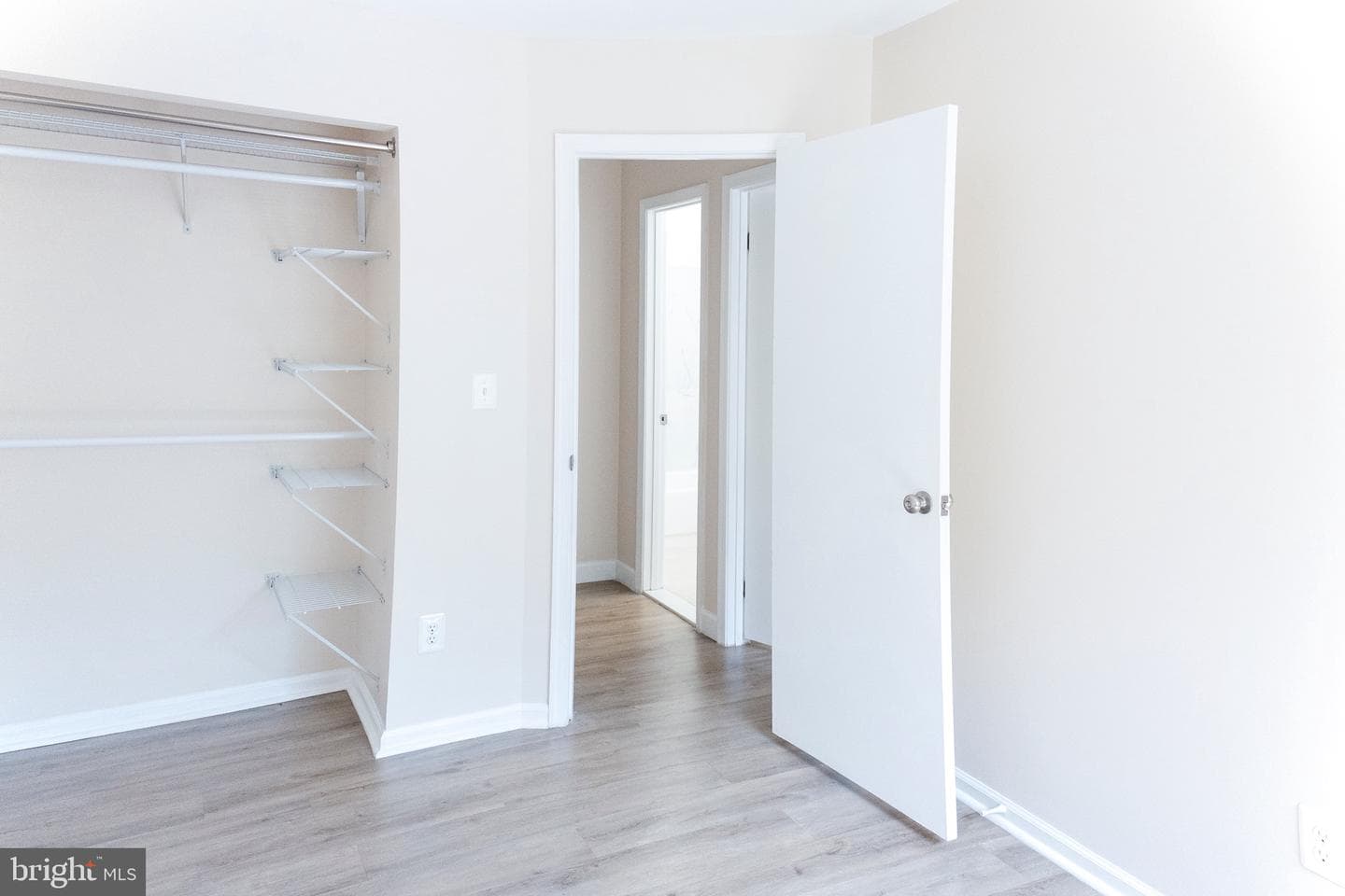 4048 Spring Run Court photo 17