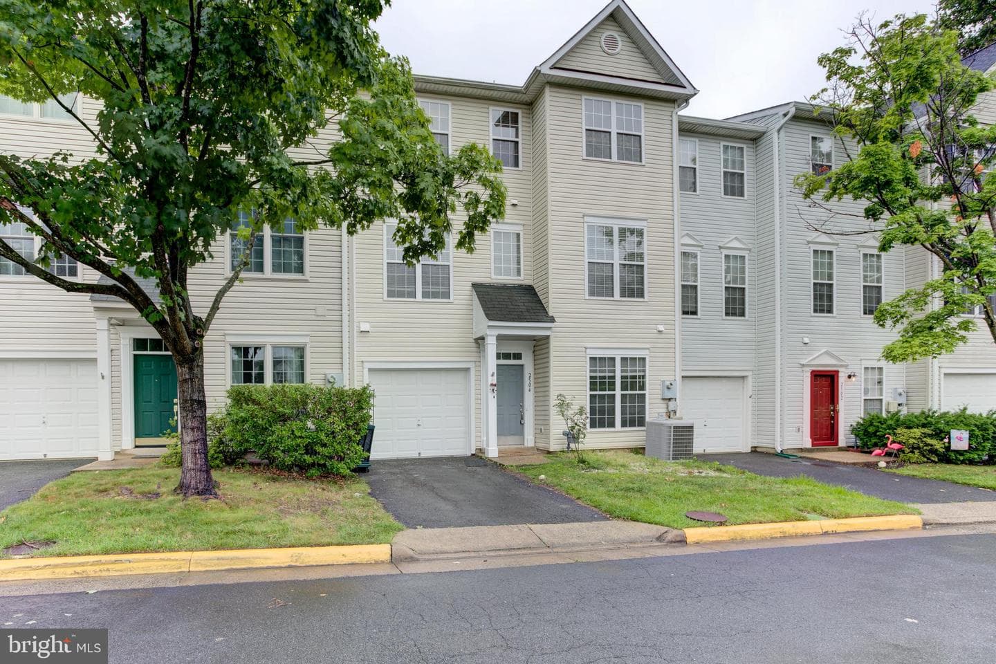 2504 Logan Wood Dr, Herndon