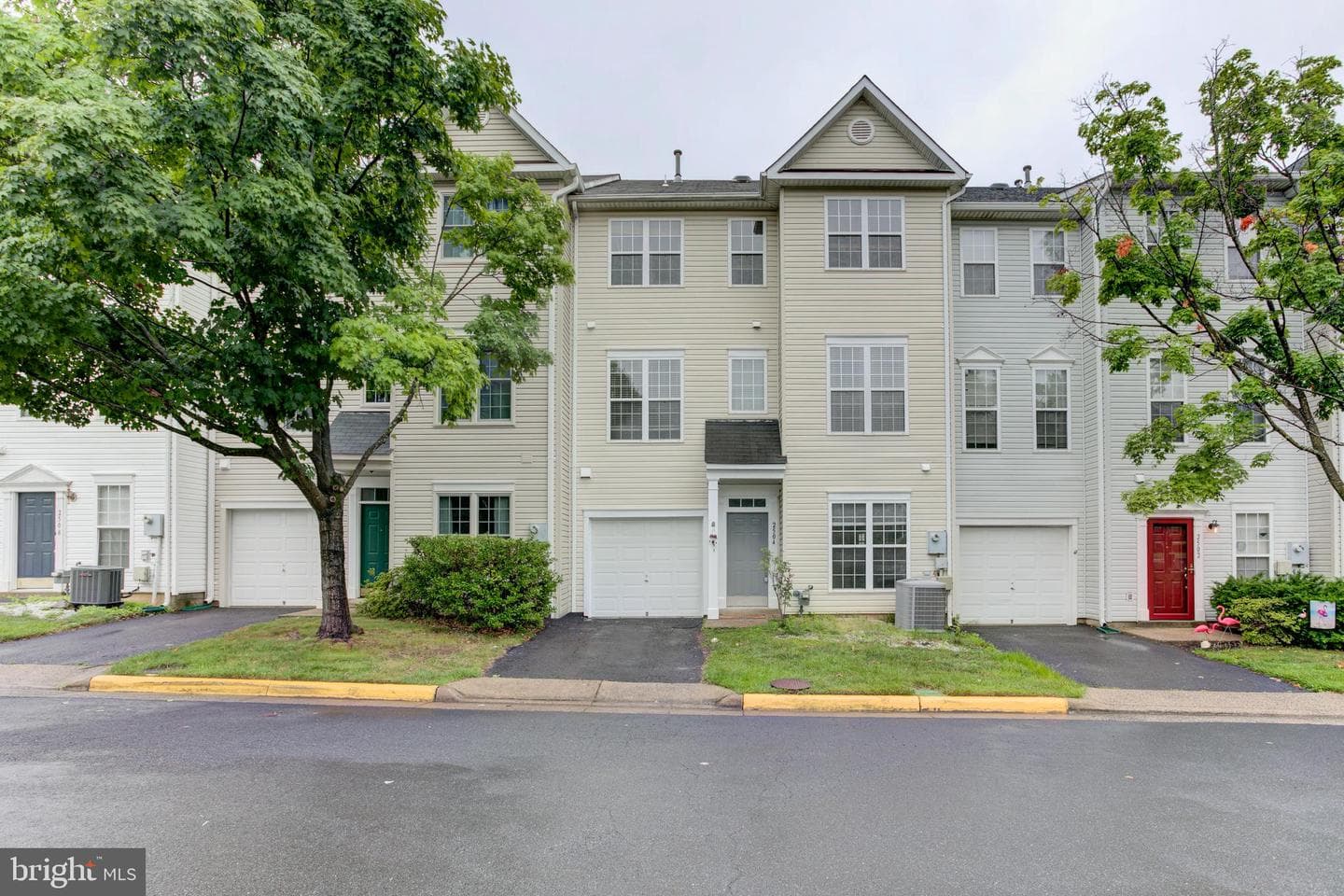 2504 Logan Wood Dr, Herndon