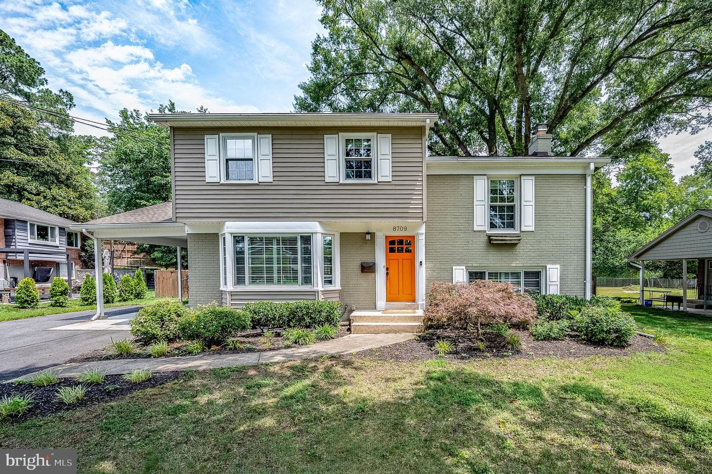 8709 Waterford Road, Alexandria