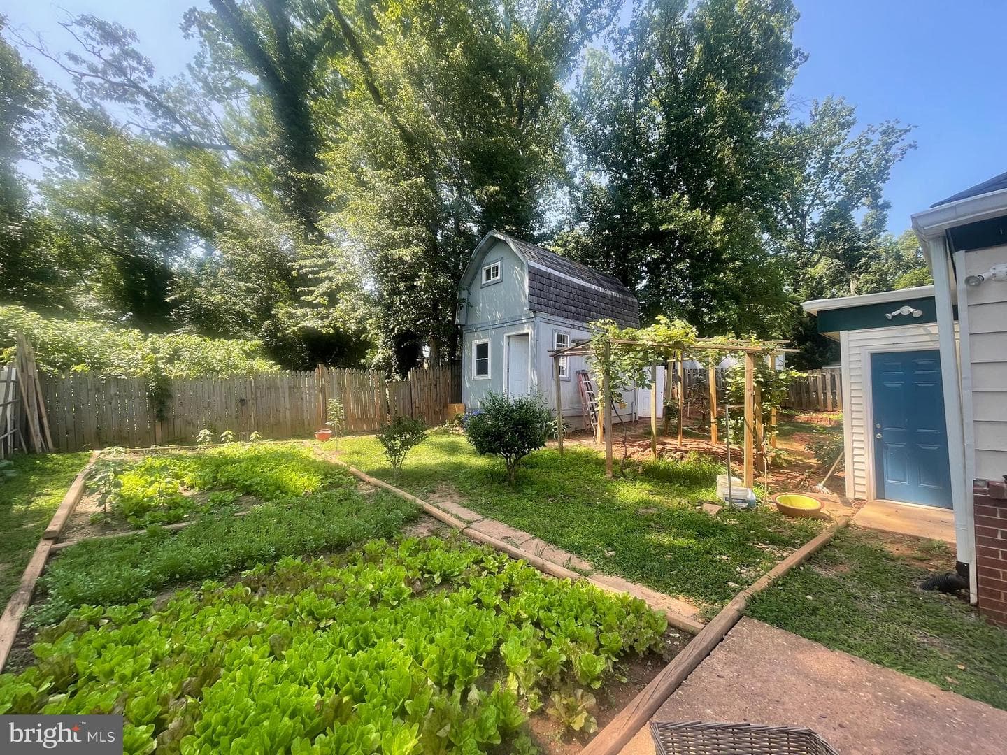 7225 Pine Drive photo 4