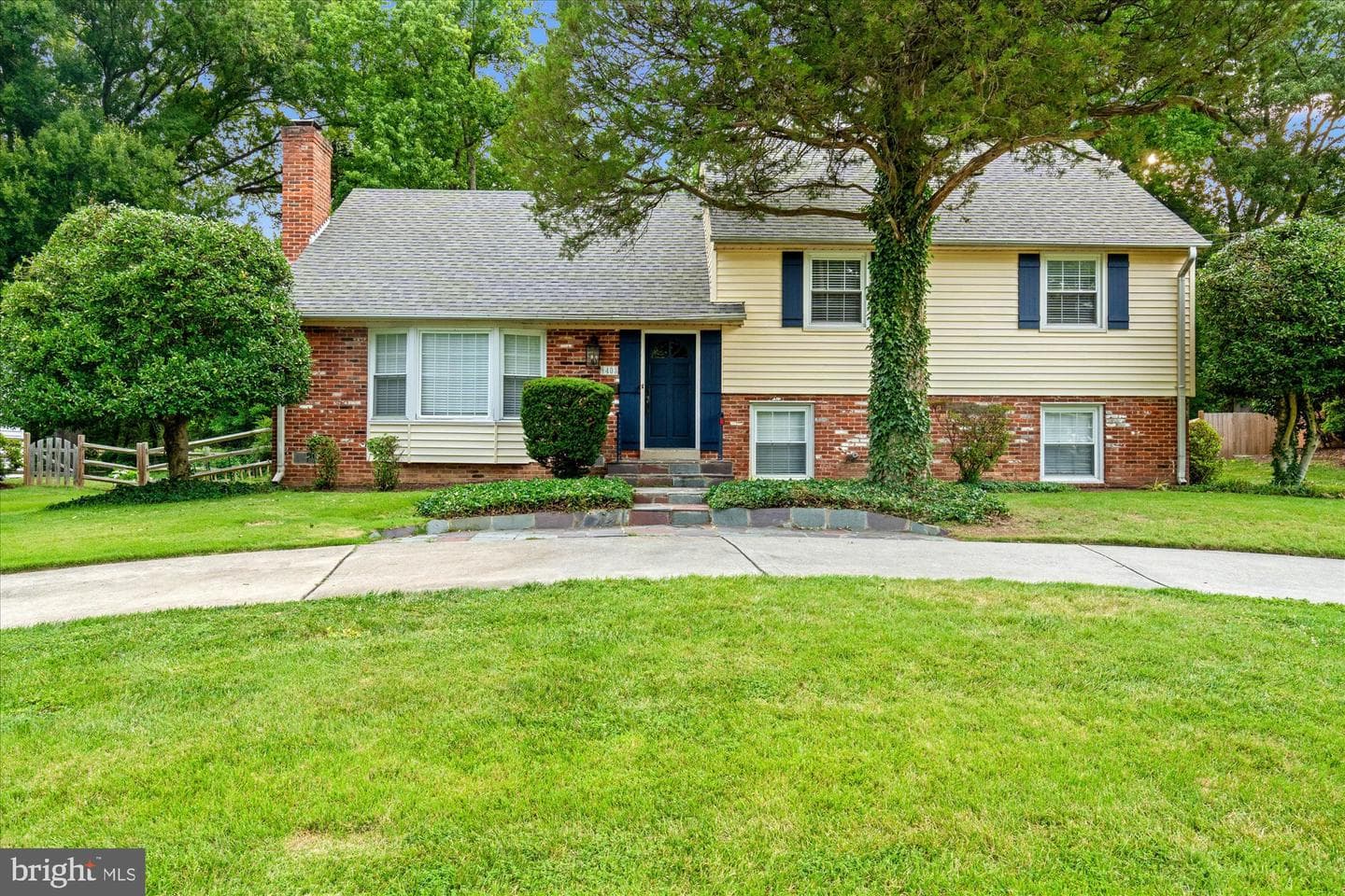 8403 W Boulevard Drive photo 2