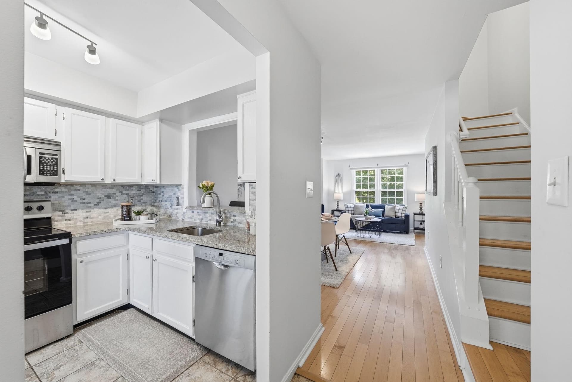 6472 Brick Hearth Court photo 4