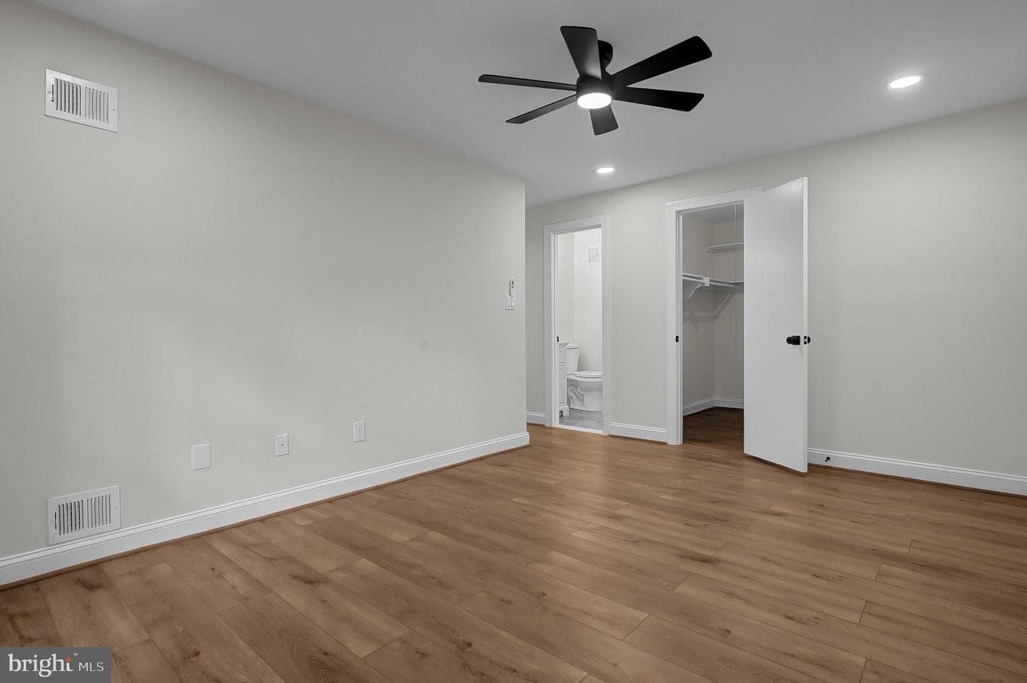 6372 Birch Leaf Court photo 23