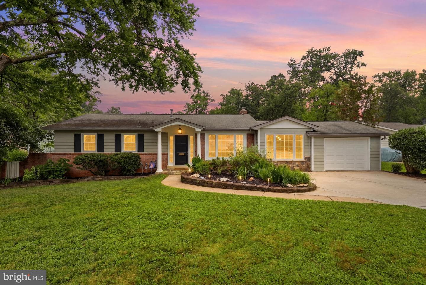 8532 S Canterbury Drive, Annandale
