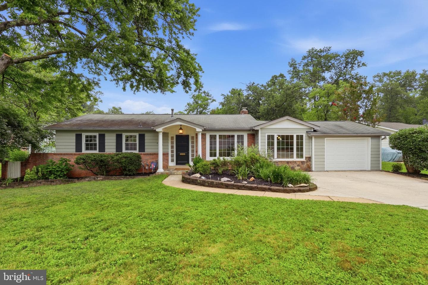 8532 S Canterbury Drive, Annandale
