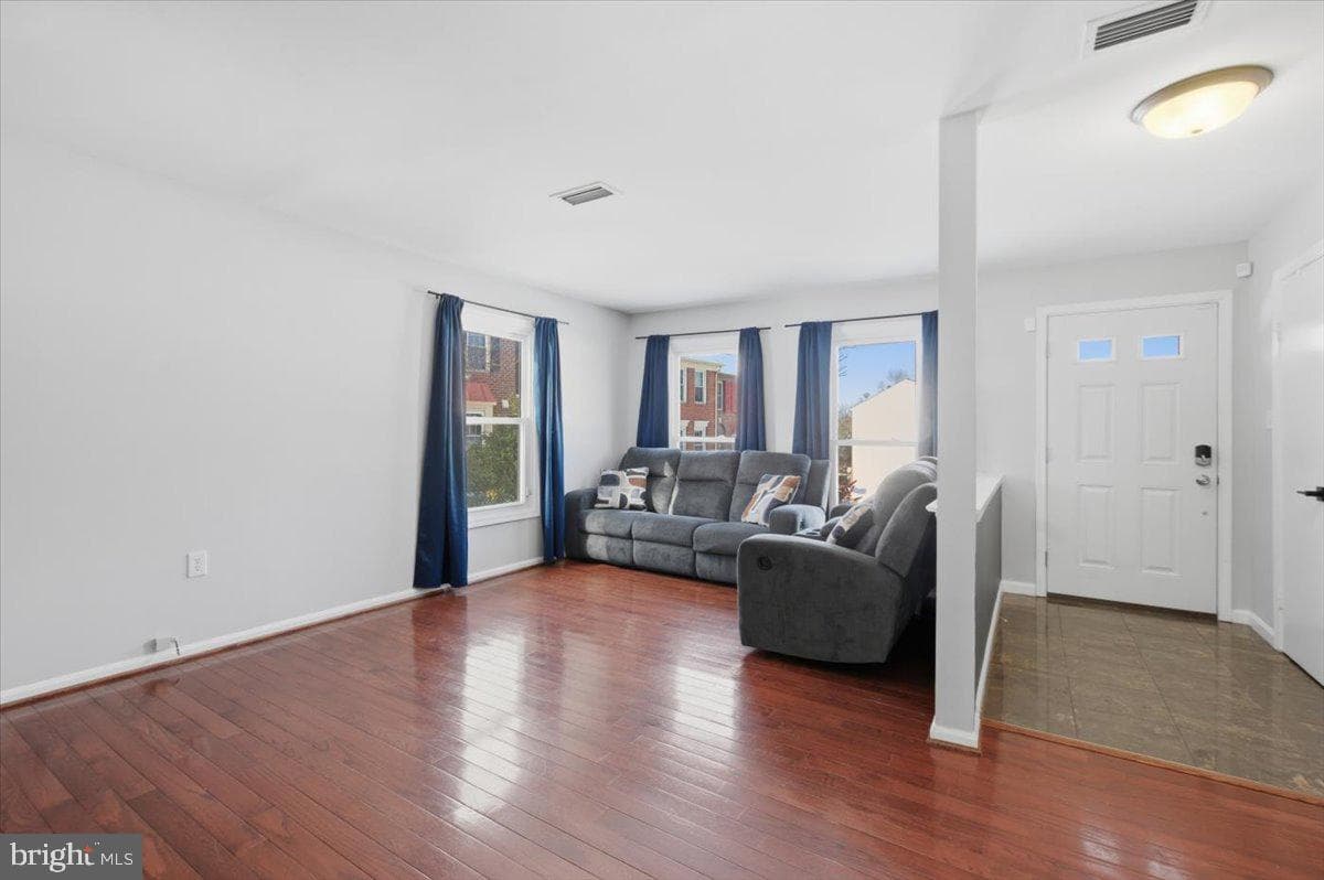 14187 Royal Oak Lane photo 3
