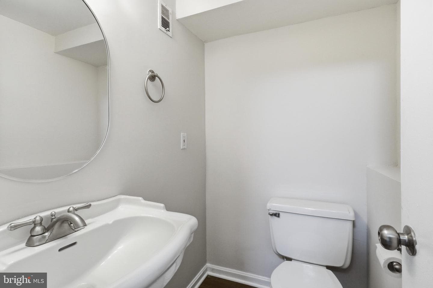 412 Cavendish Street photo 13
