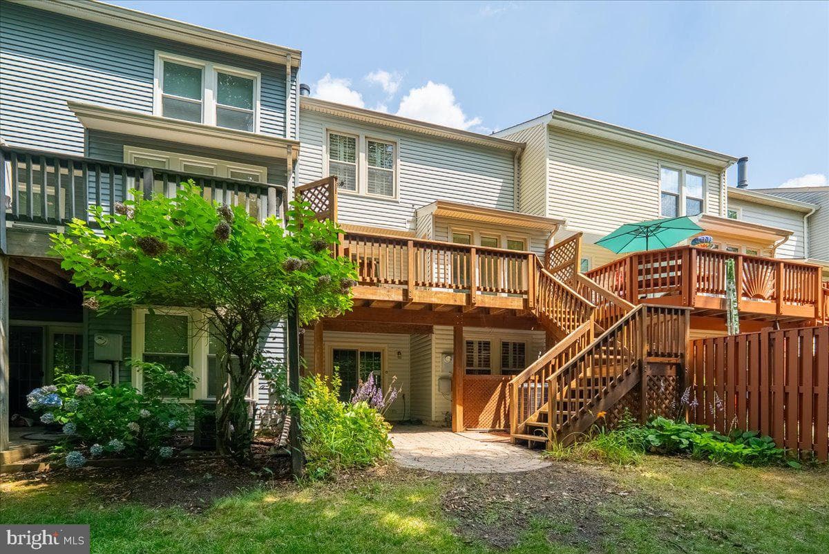 6090 Joust Lane photo 32