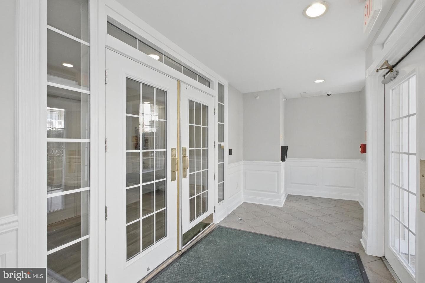 2711 Bellforest Court #305 photo 3