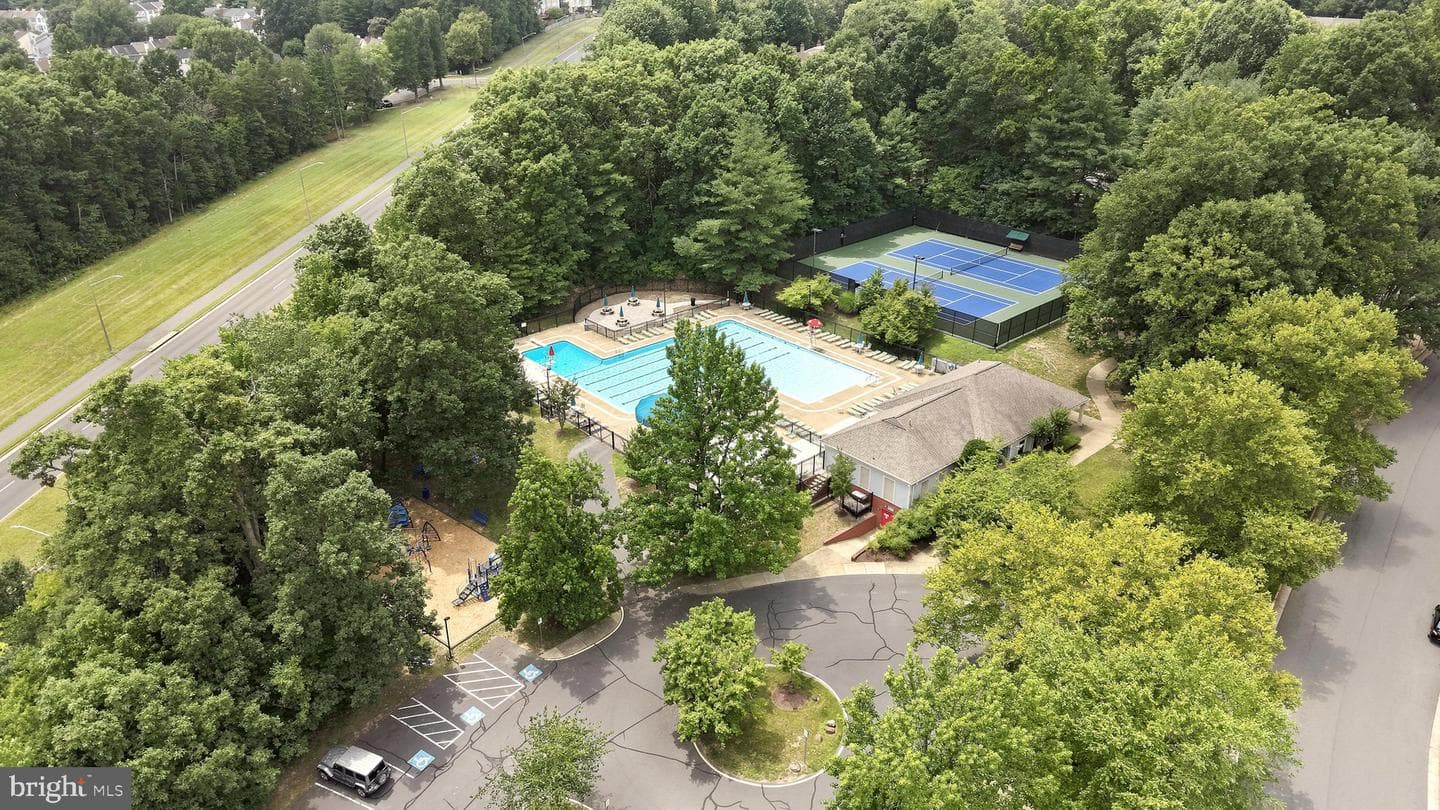 6015 Chestnut Hollow Court photo 46