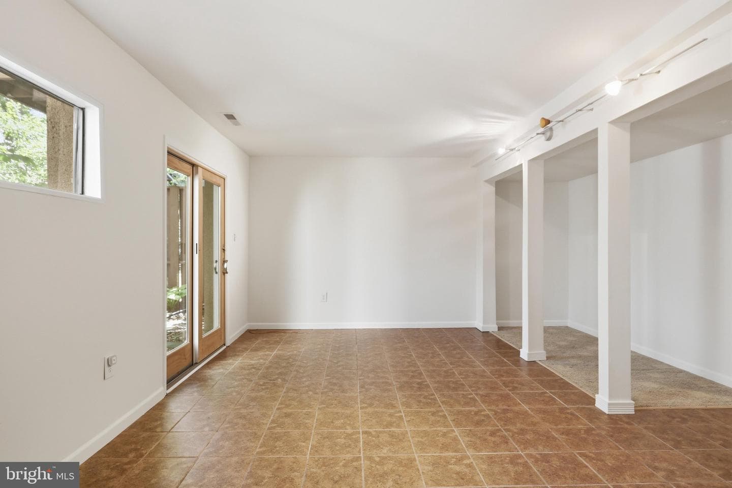 1651 Valencia Way photo 32