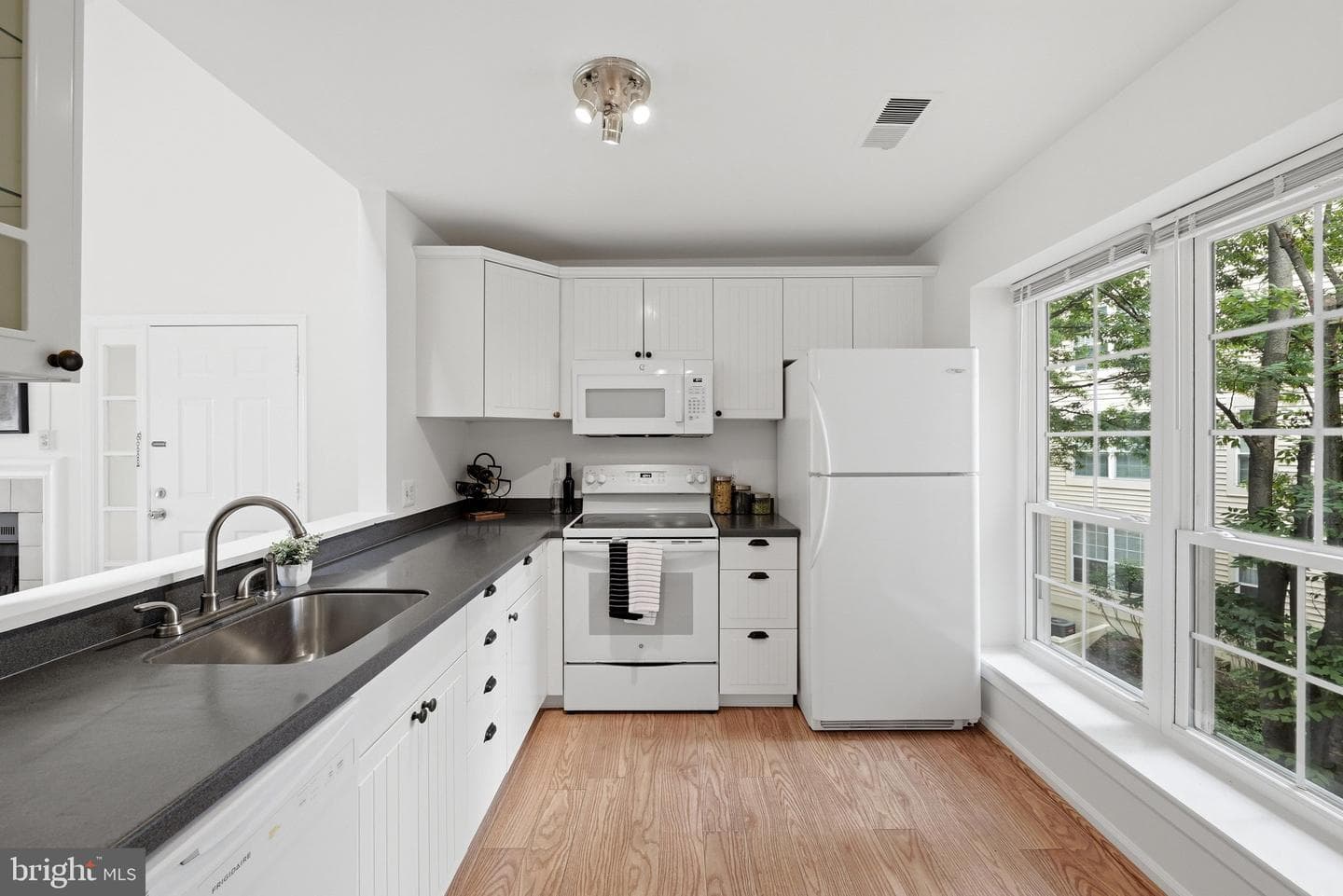 6605 Jupiter Hills Circle #j, Alexandria