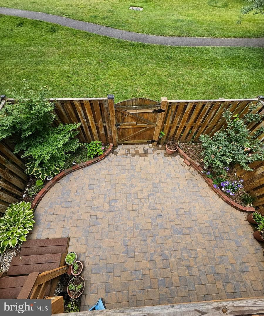 6519 Kemper Lakes Court photo 8
