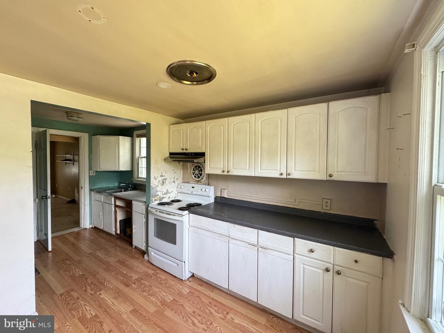 5213 Pole Road photo 2