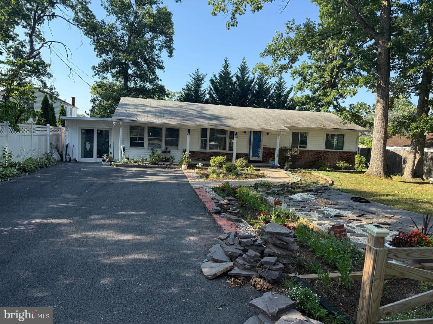6472 Fourth Street, Alexandria