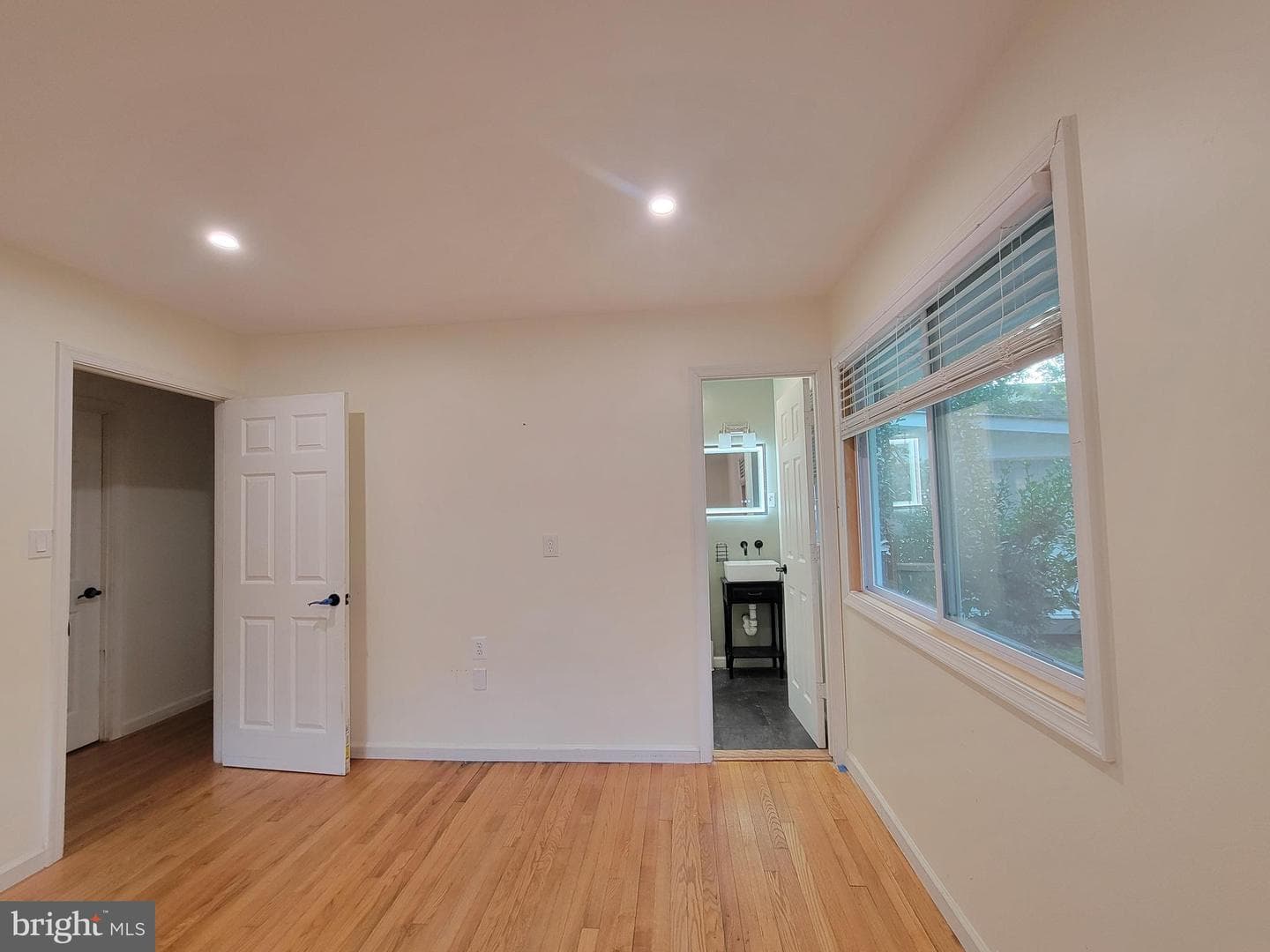 6472 Fourth Street photo 21