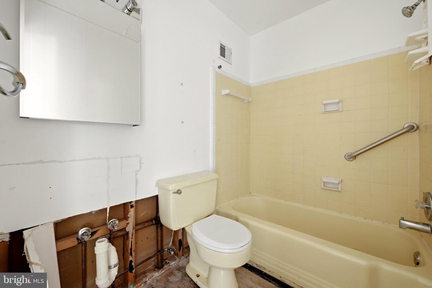 6426 Deepford Street photo 16
