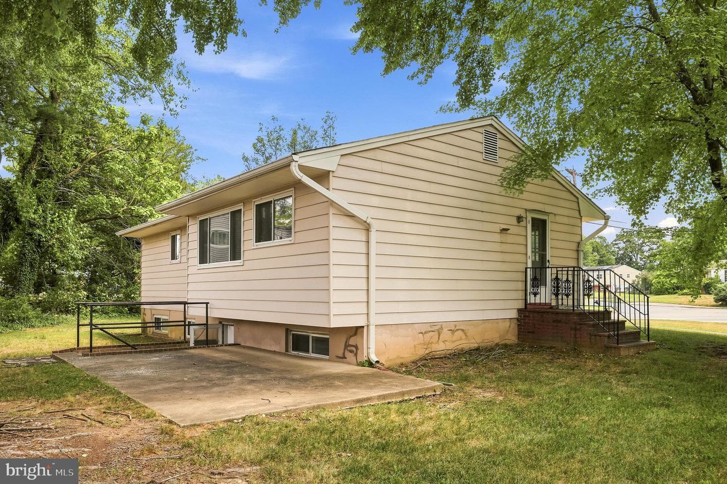 6426 Deepford Street photo 26