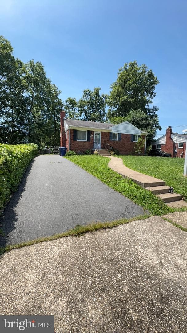 7425 Marc Drive, Falls Church