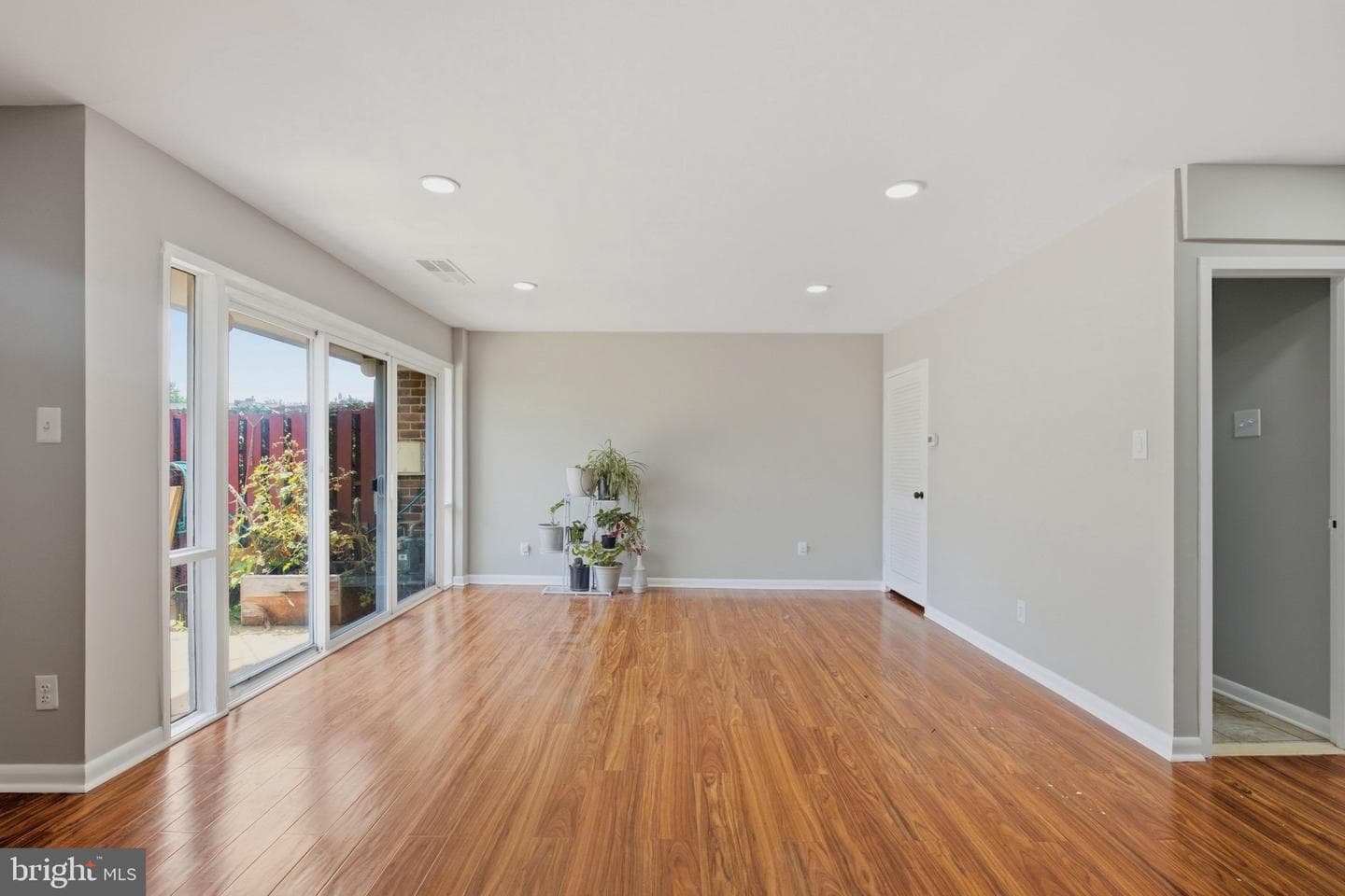 1224 Magnolia Lane photo 6