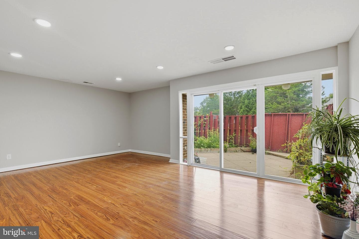 1224 Magnolia Lane photo 7