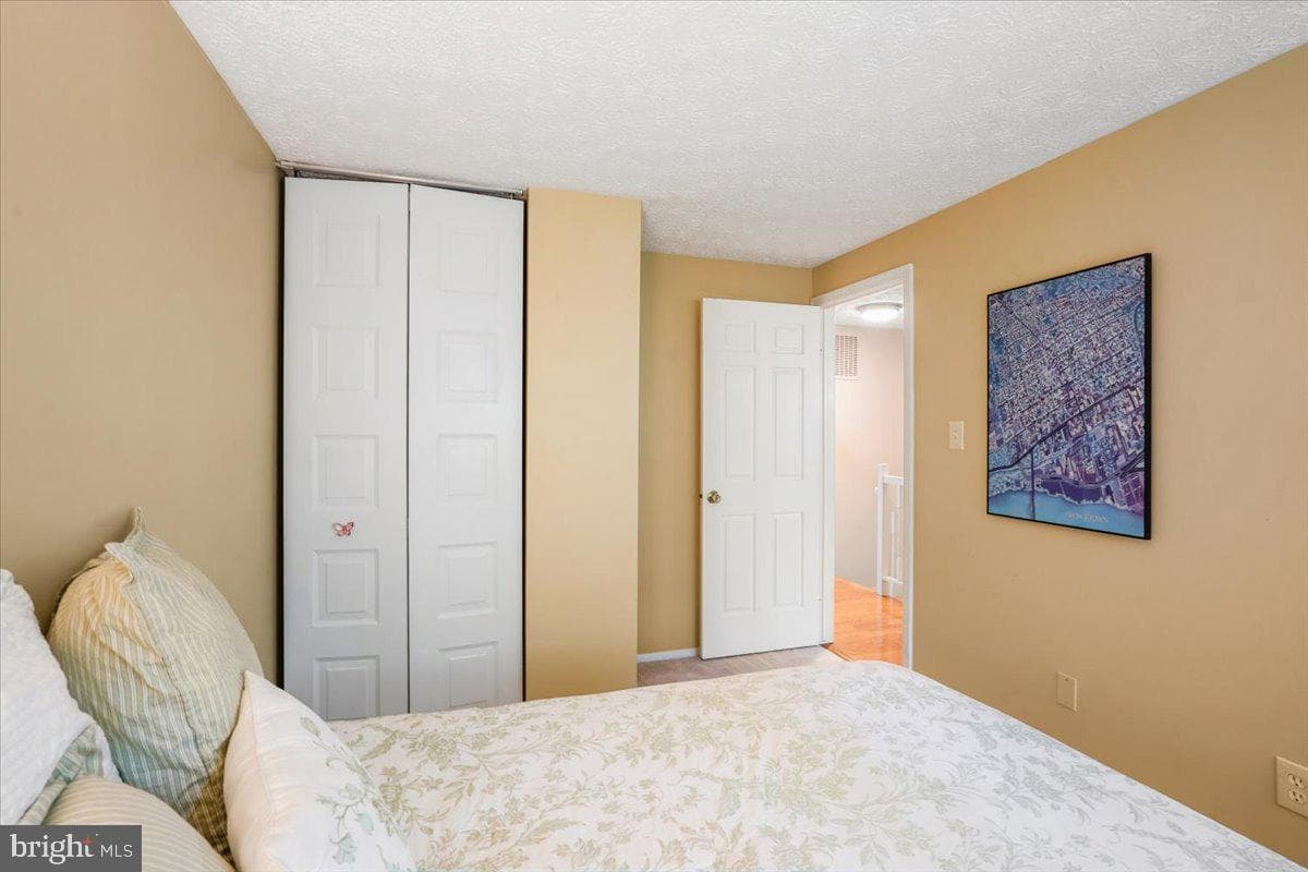 10906 Barton Hill Court photo 31