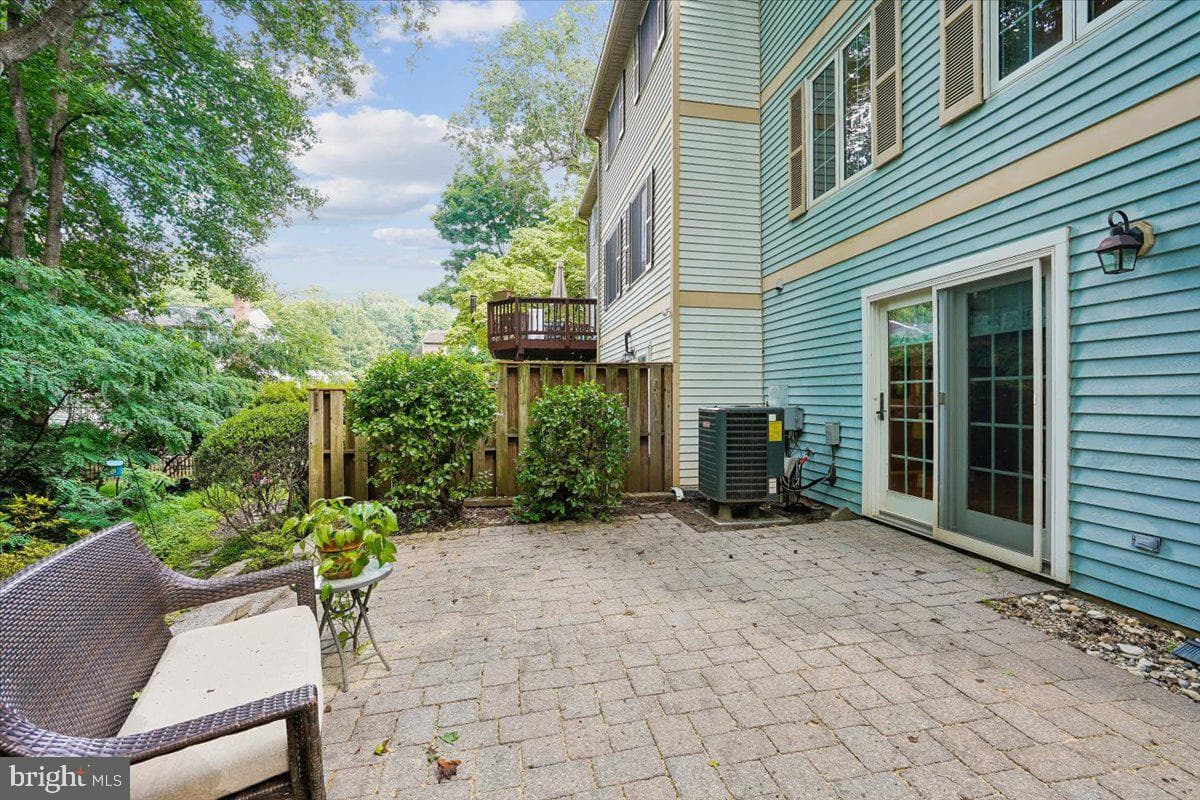 10906 Barton Hill Court photo 6