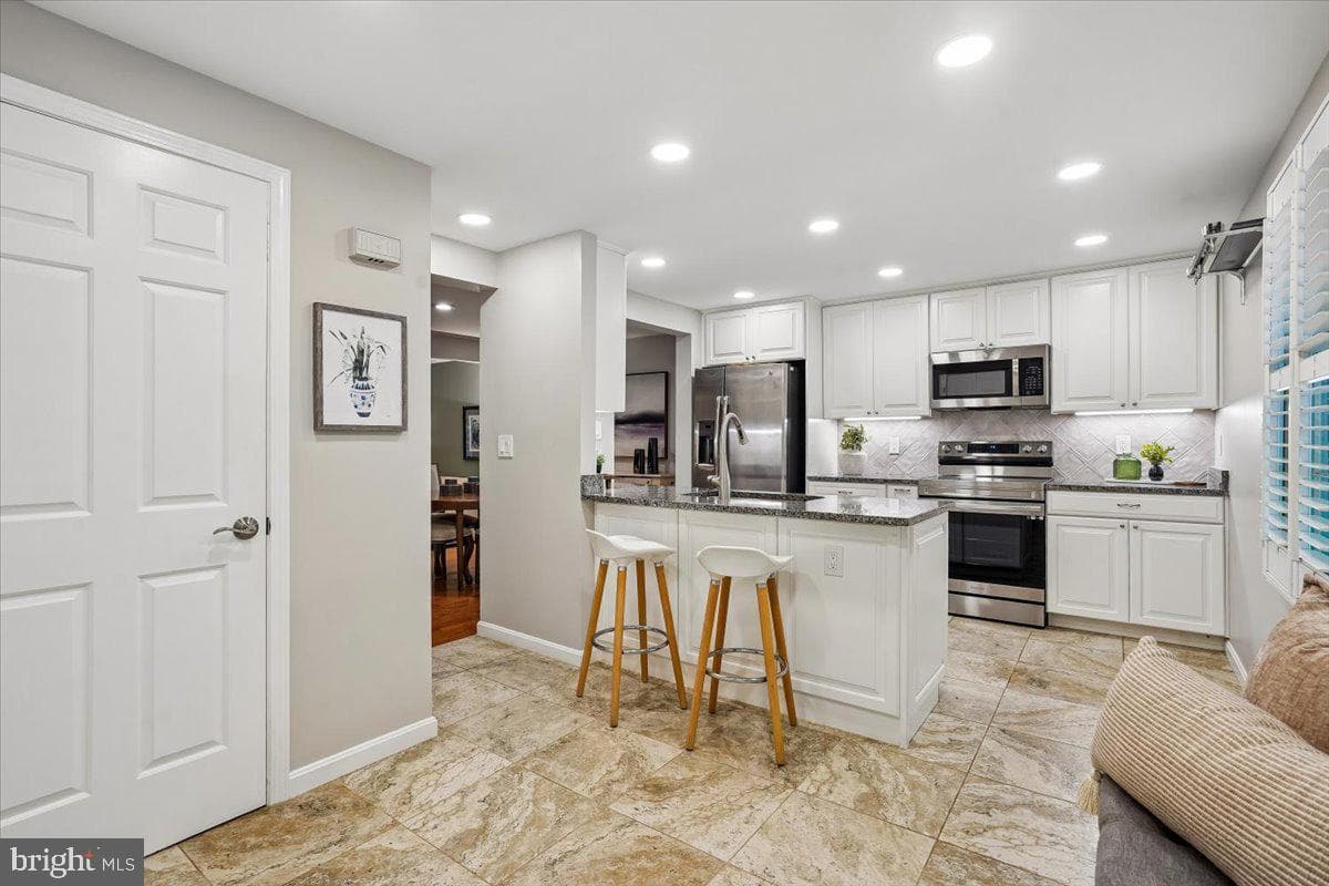 10906 Barton Hill Court photo 9