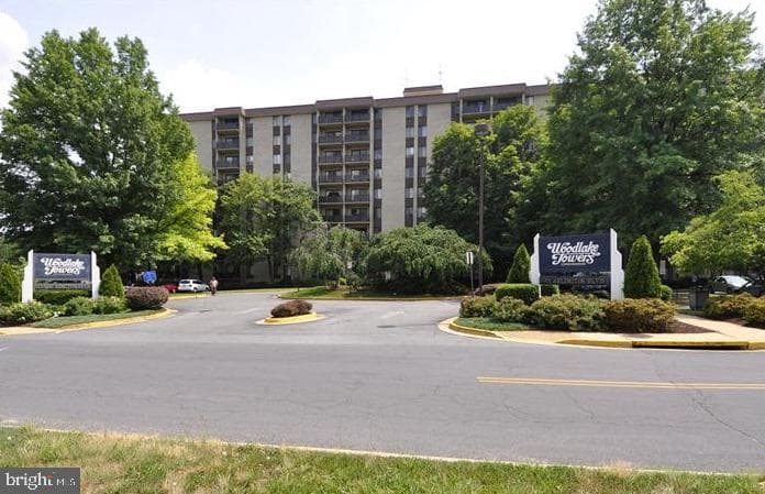 6001 Arlington Boulevard #816, Falls Church