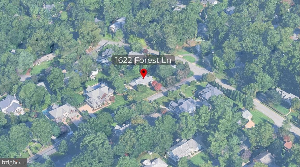 1622 Forest Lane photo 2