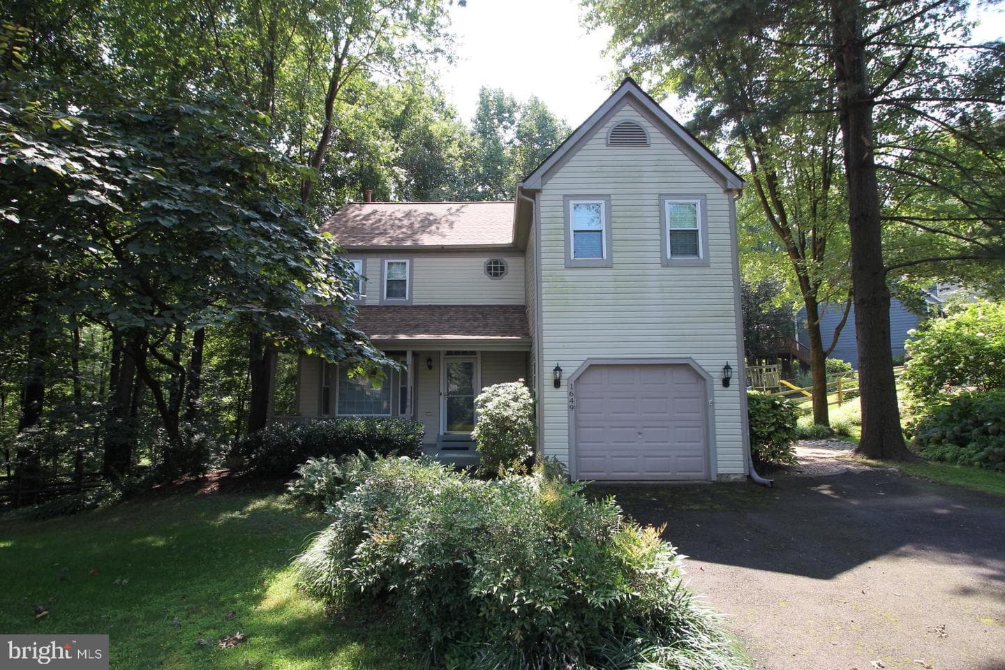 1649 Bennington Hollow Lane, Reston